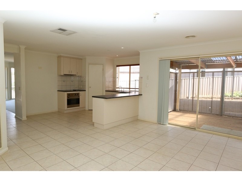 10 Gledhill Rise, Kangaroo Flat VIC 3555