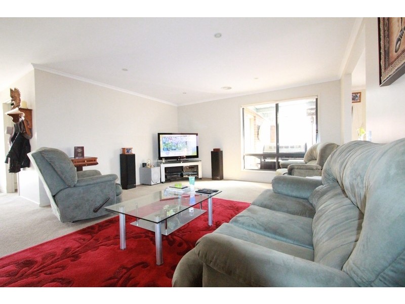 35 Peacock Drive, Epsom VIC 3551