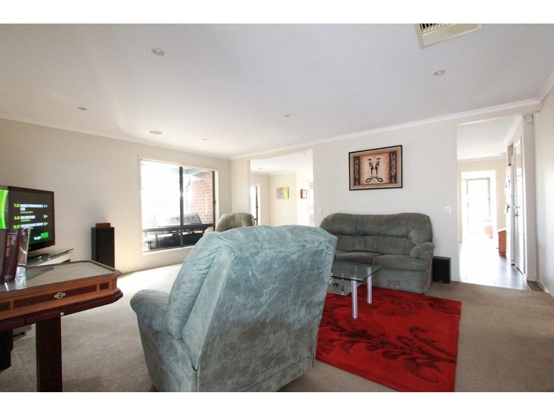 35 Peacock Drive, Epsom VIC 3551