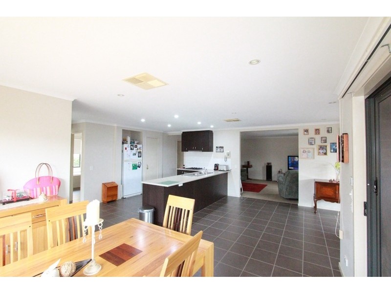 35 Peacock Drive, Epsom VIC 3551