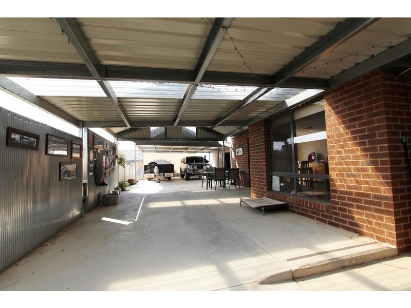 35 Peacock Drive, Epsom VIC 3551