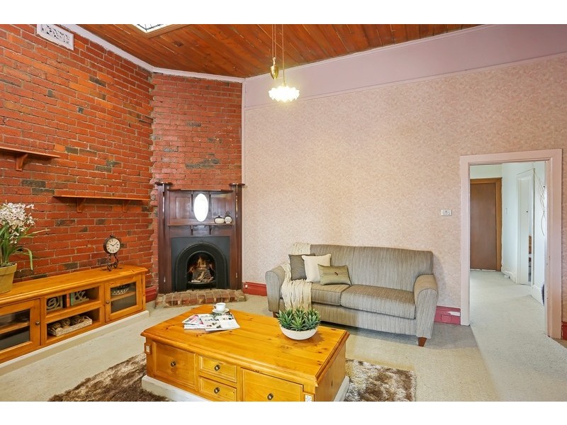 32 Breen Street, Quarry Hill VIC 3550