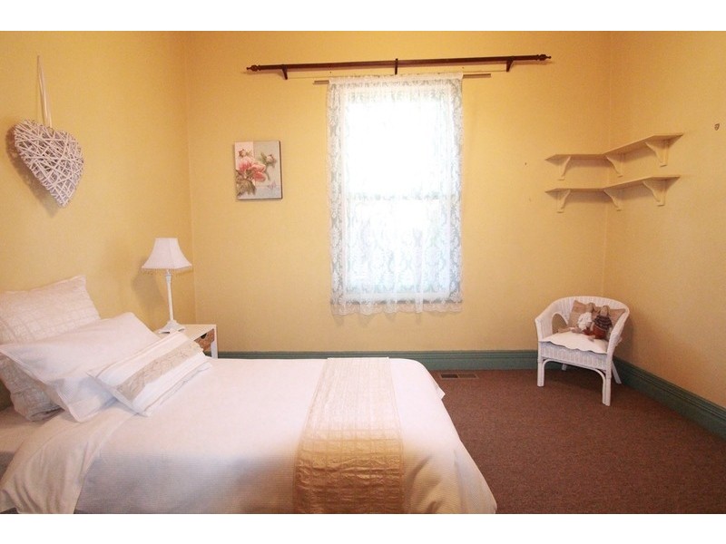32 Breen Street, Quarry Hill VIC 3550
