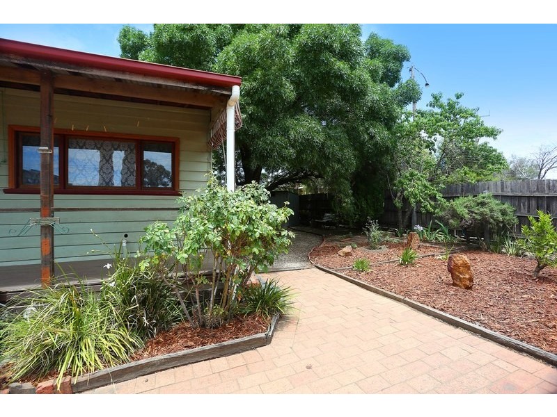 32 Breen Street, Quarry Hill VIC 3550