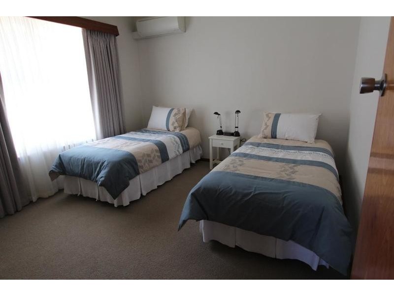 222 High Street, Kangaroo Flat VIC 3555