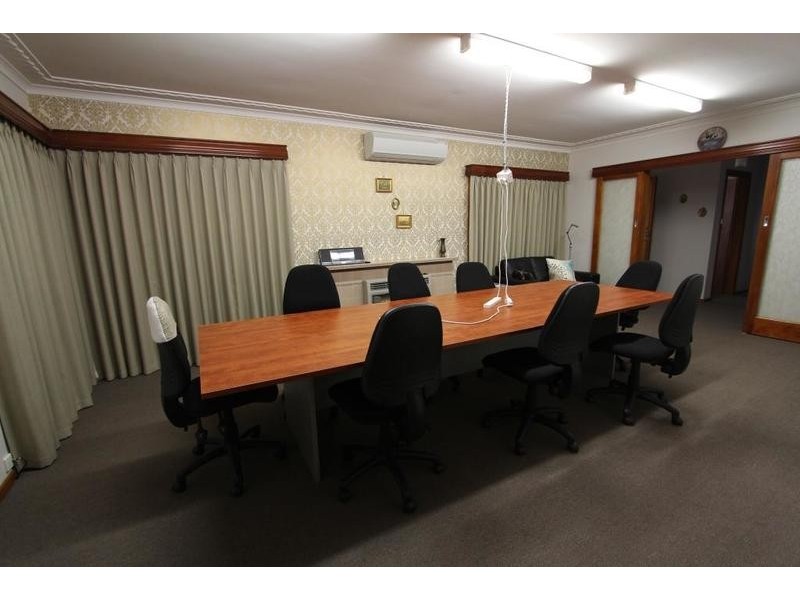 222 High Street, Kangaroo Flat VIC 3555
