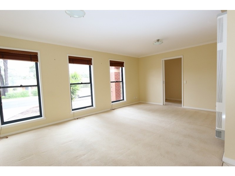 1/94 Browning Street, Kangaroo Flat VIC 3555