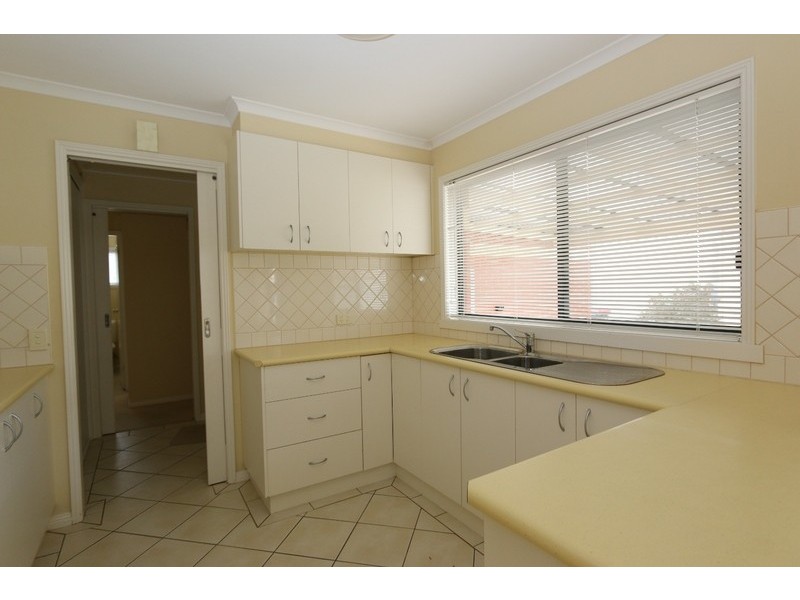 1/94 Browning Street, Kangaroo Flat VIC 3555