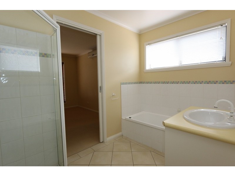 1/94 Browning Street, Kangaroo Flat VIC 3555