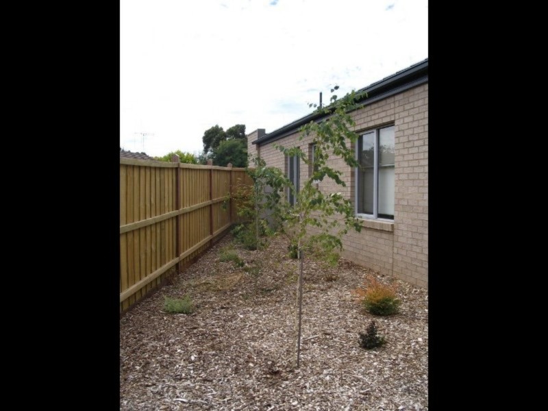 9/7a Curtin Street, Flora Hill VIC 3550