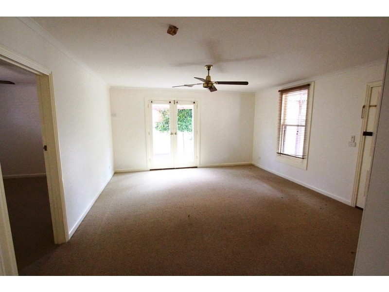 24  Townsend Street, Flora Hill VIC 3550