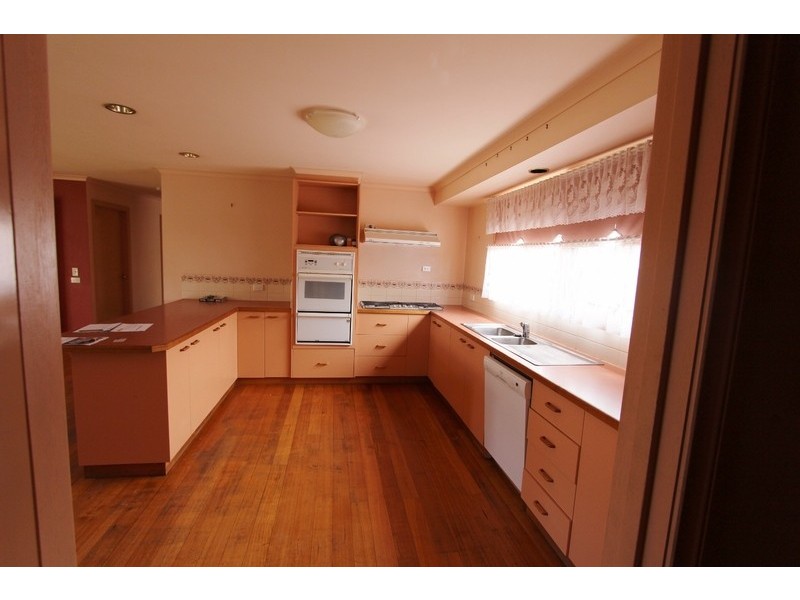 223 North Harley Street, Strathdale VIC 3550