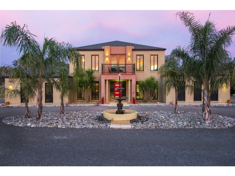 6  Syrah Court, Maiden Gully VIC 3551