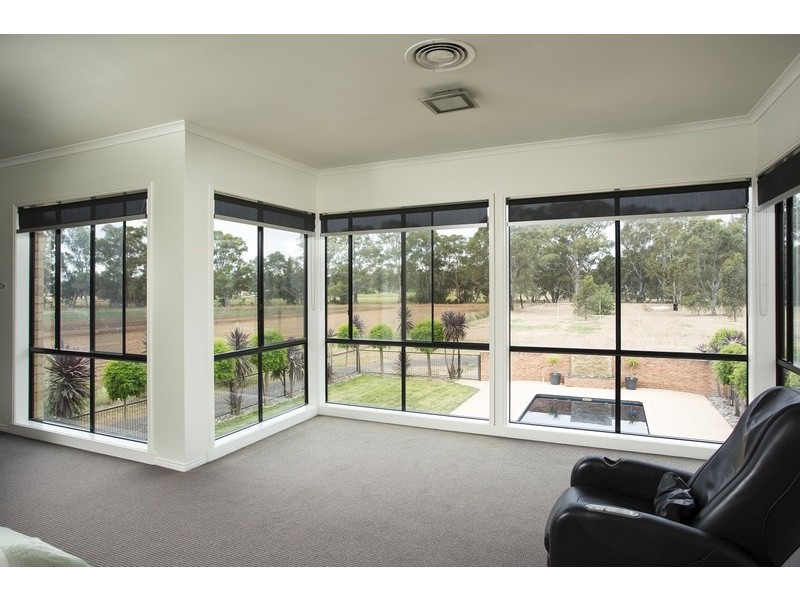 6  Syrah Court, Maiden Gully VIC 3551