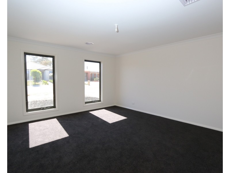 69 Bassett Drive, Strathfieldsaye VIC 3551