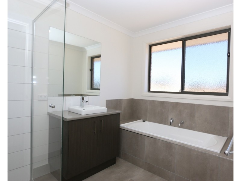 69 Bassett Drive, Strathfieldsaye VIC 3551