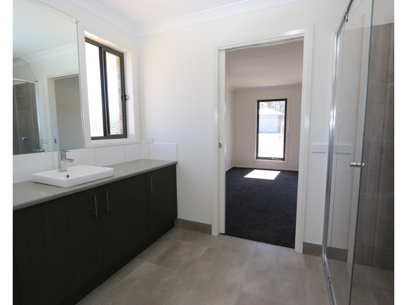 69 Bassett Drive, Strathfieldsaye VIC 3551
