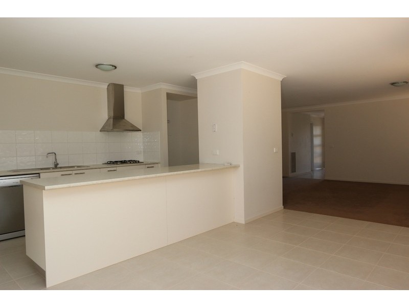 12 Tununga Circuit, Kangaroo Flat VIC 3555