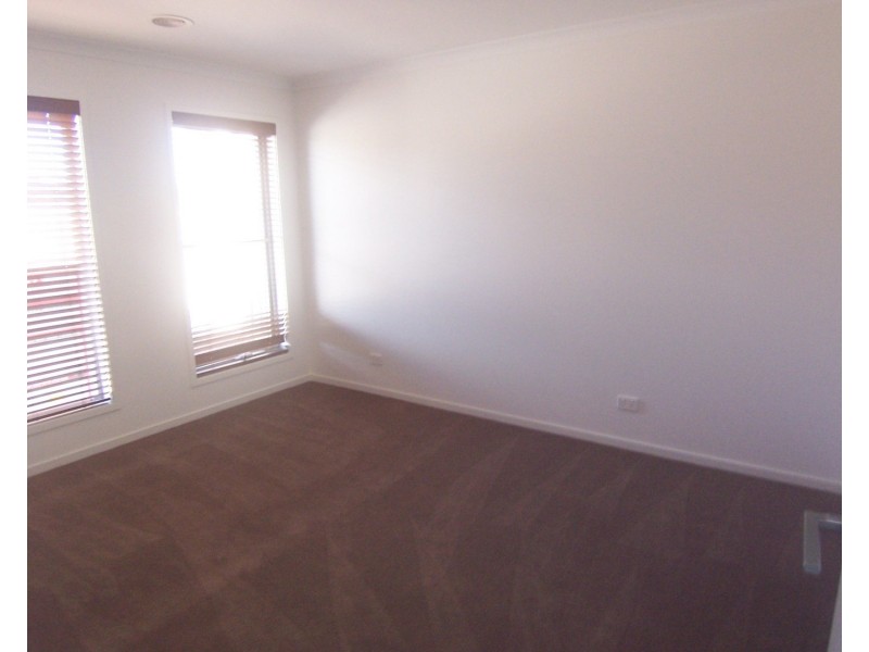 8 Creekside Close, Jackass Flat VIC 3556