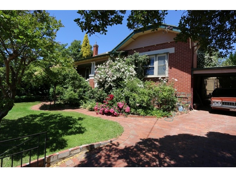 37 Pyke Street, Quarry Hill VIC 3550