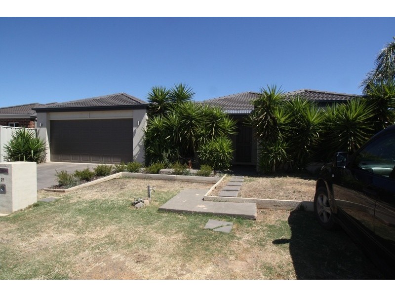 21 Verbena Terrace, Epsom VIC 3551