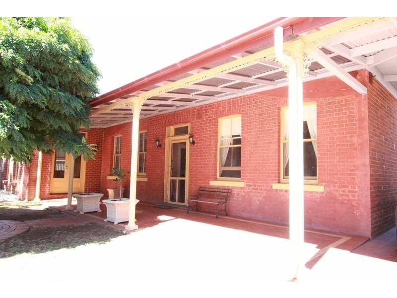 19 Moore Street, Rochester VIC 3561