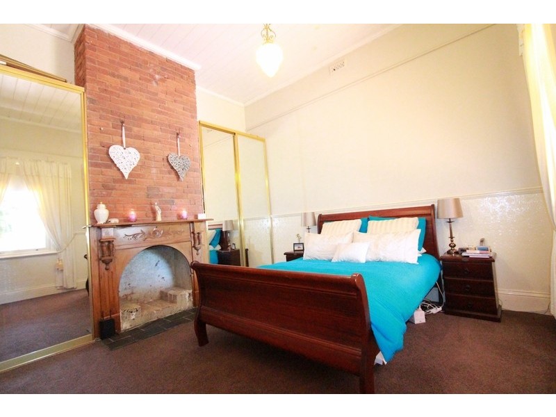 19 Moore Street, Rochester VIC 3561