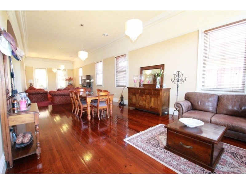 19 Moore Street, Rochester VIC 3561