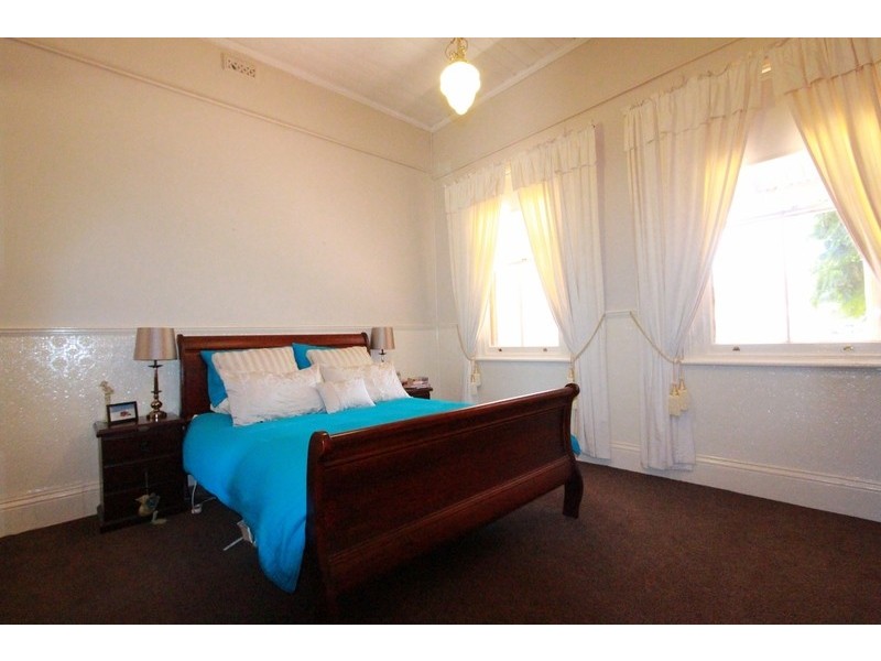 19 Moore Street, Rochester VIC 3561