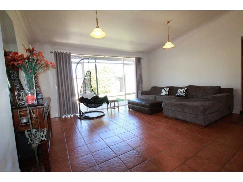 19 Moore Street, Rochester VIC 3561