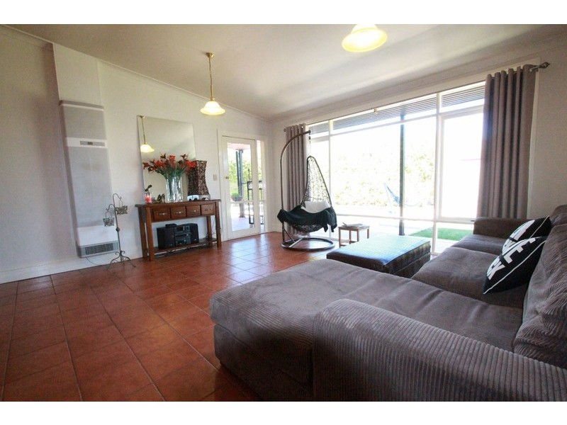 19 Moore Street, Rochester VIC 3561