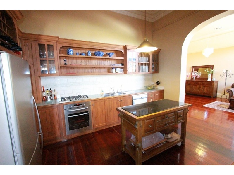 19 Moore Street, Rochester VIC 3561