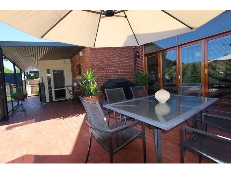 19 Moore Street, Rochester VIC 3561