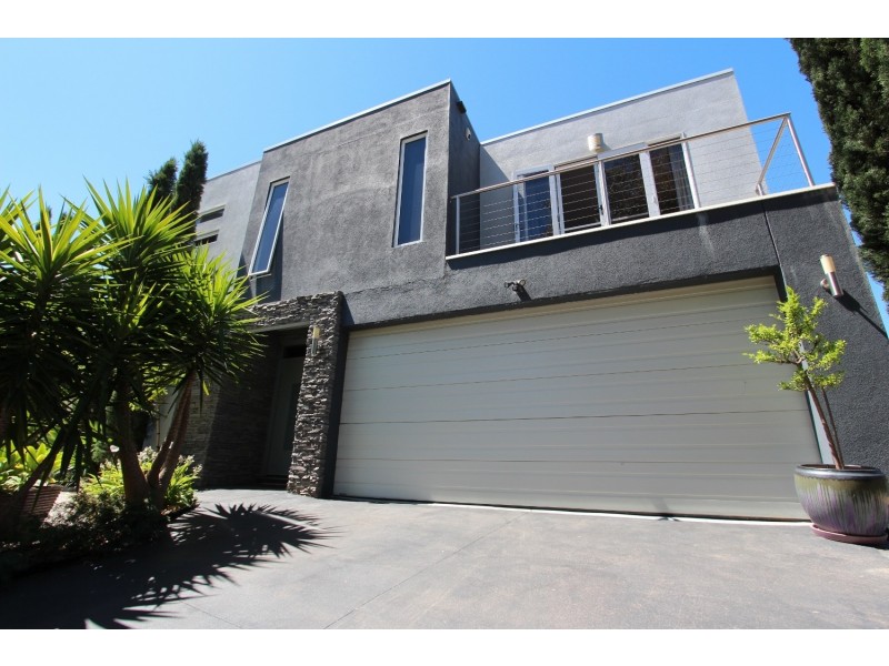 1A Lakewood Drive, Kennington VIC 3550