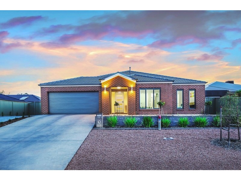 2 Erin Court, Maiden Gully VIC 3551