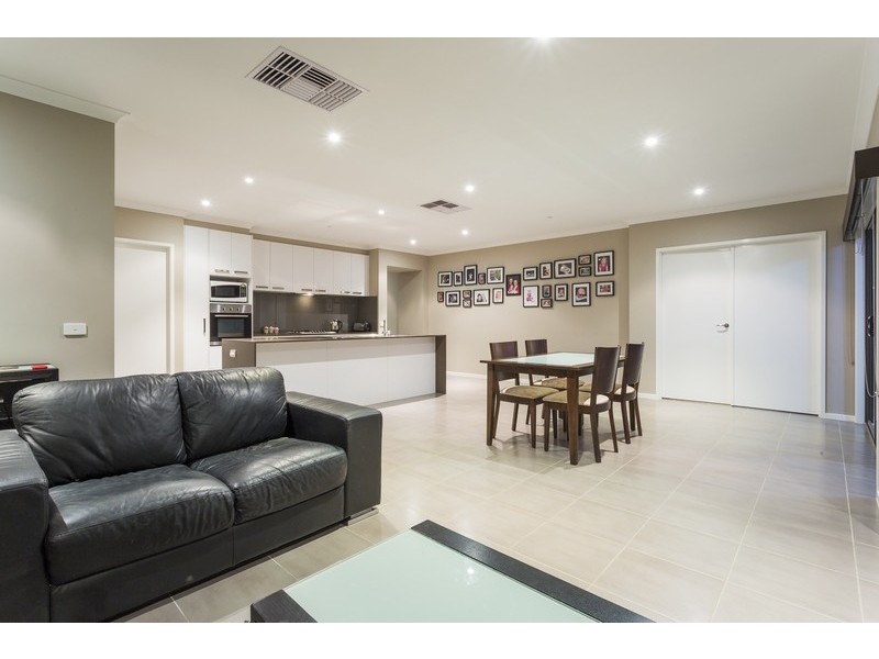 2 Erin Court, Maiden Gully VIC 3551