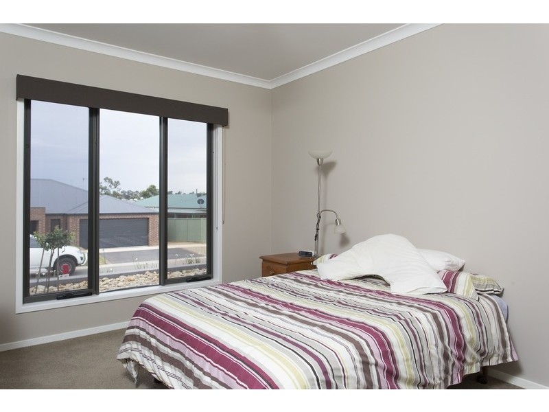 2 Erin Court, Maiden Gully VIC 3551