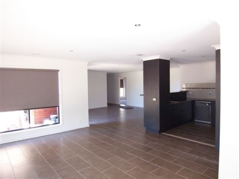 10 Caleb Close, Bendigo VIC 3550