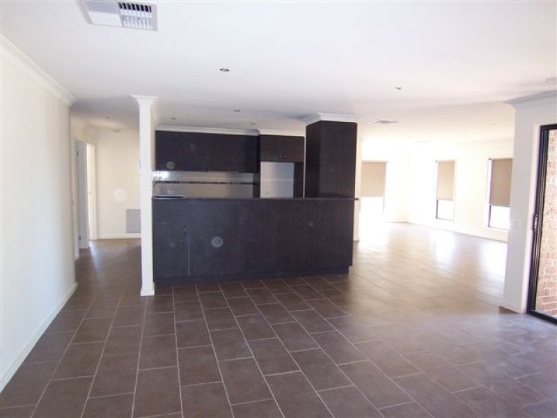 10 Caleb Close, Bendigo VIC 3550