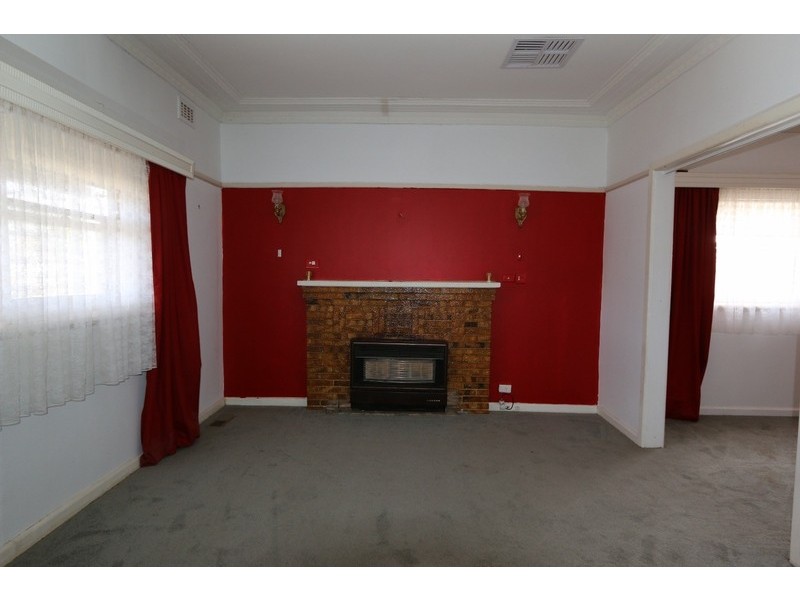 4 School St, California Gully VIC 3556