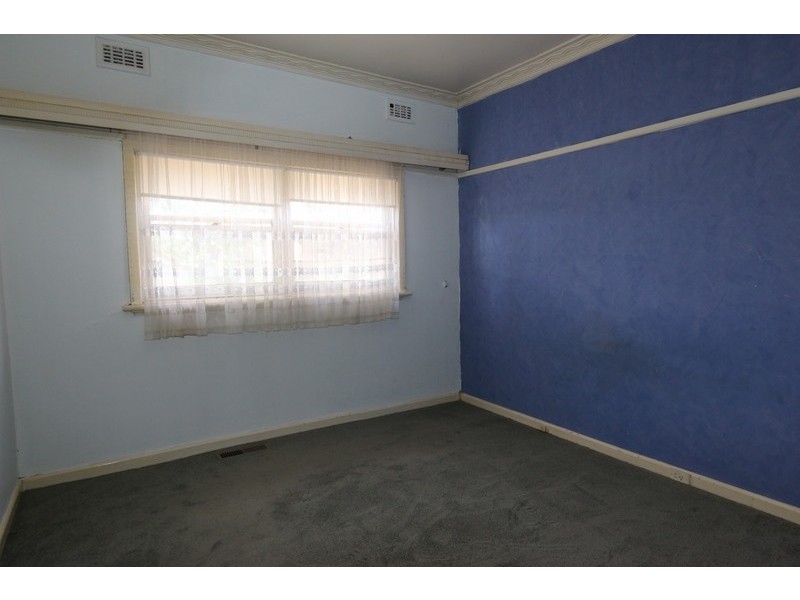 4 School St, California Gully VIC 3556