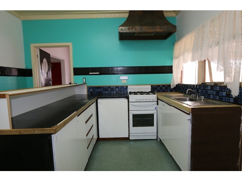 4 School St, California Gully VIC 3556