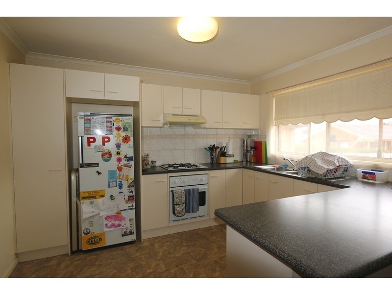 27 Symonds Street, Golden Square VIC 3555