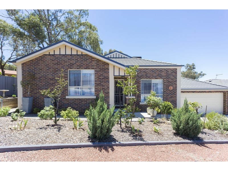 1 Rosewood Mews, Golden Square VIC 3555