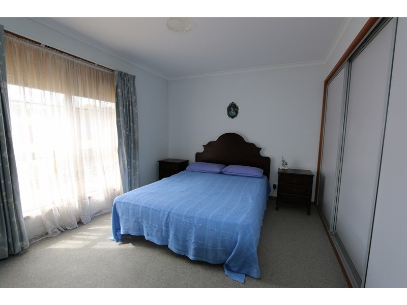 35 Jeffrey Avenue, Flora Hill VIC 3550