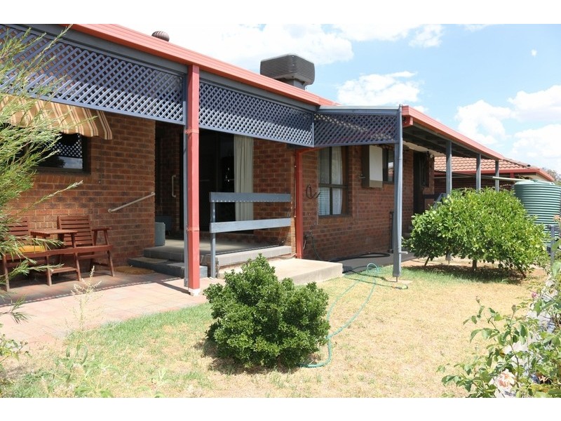 35 Jeffrey Avenue, Flora Hill VIC 3550