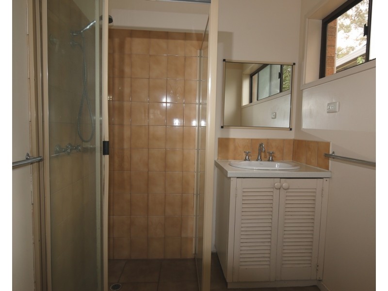 27 Akoonah Drive, Golden Square VIC 3555