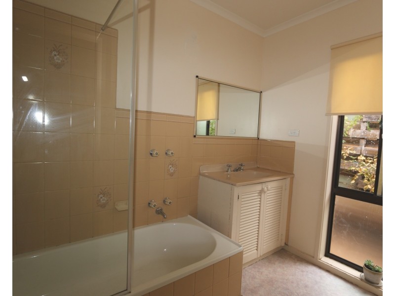 27 Akoonah Drive, Golden Square VIC 3555