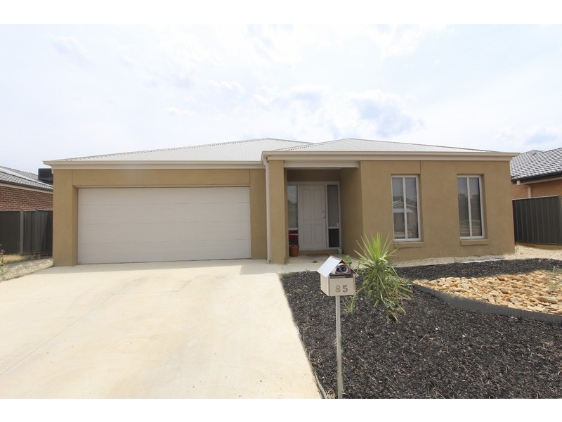 85 Greenfield Drive, Epsom VIC 3551