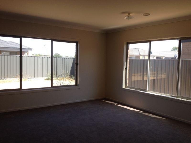 85 Greenfield Drive, Epsom VIC 3551